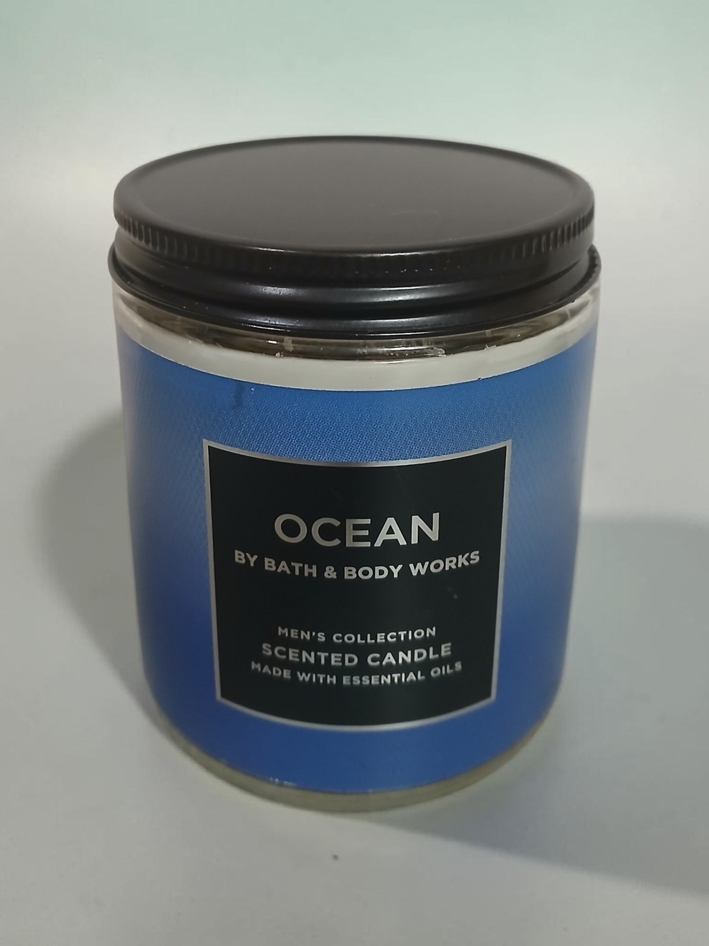 Bath & Body Works Ocean Scented Candle - Blue & Black